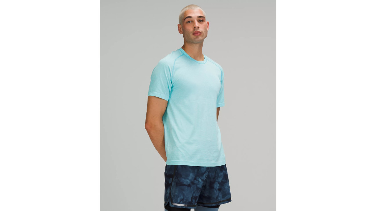 lululemon metal vent tech short classic shirt